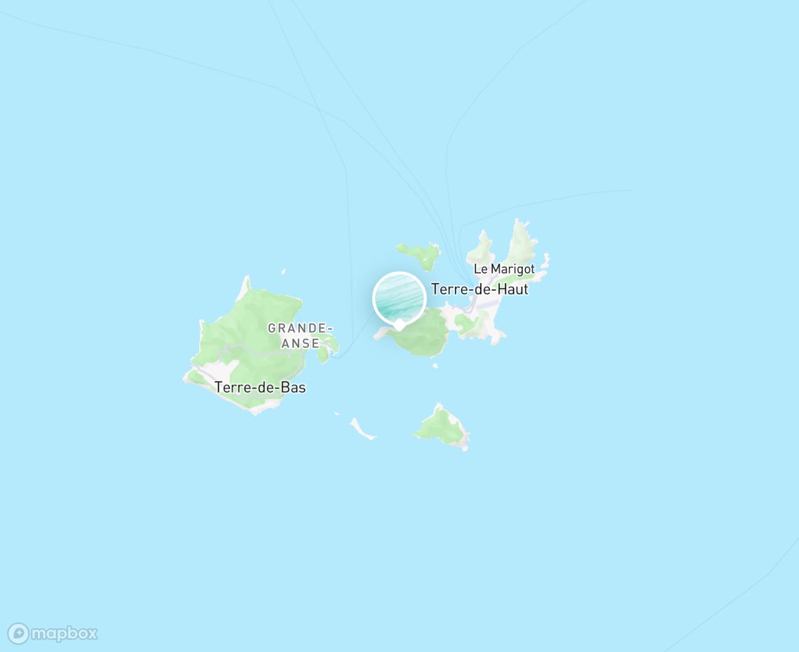 Map showing where Bois Joli hotel beach is, in France